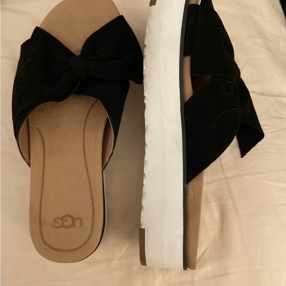 UGG Joan II Black Platform Slides Suede Bow Leather Lined Size 7.5 Sandals.